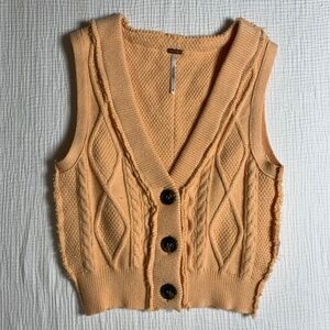 Free People tan/yellowish cable knit vest with buttons cute fall vibes sz XS car